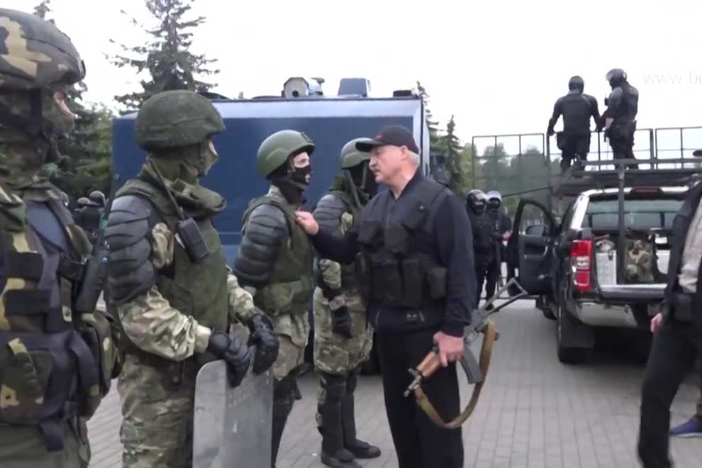 Thousands in Belarus protest to demand Lukashenko step down Phnom